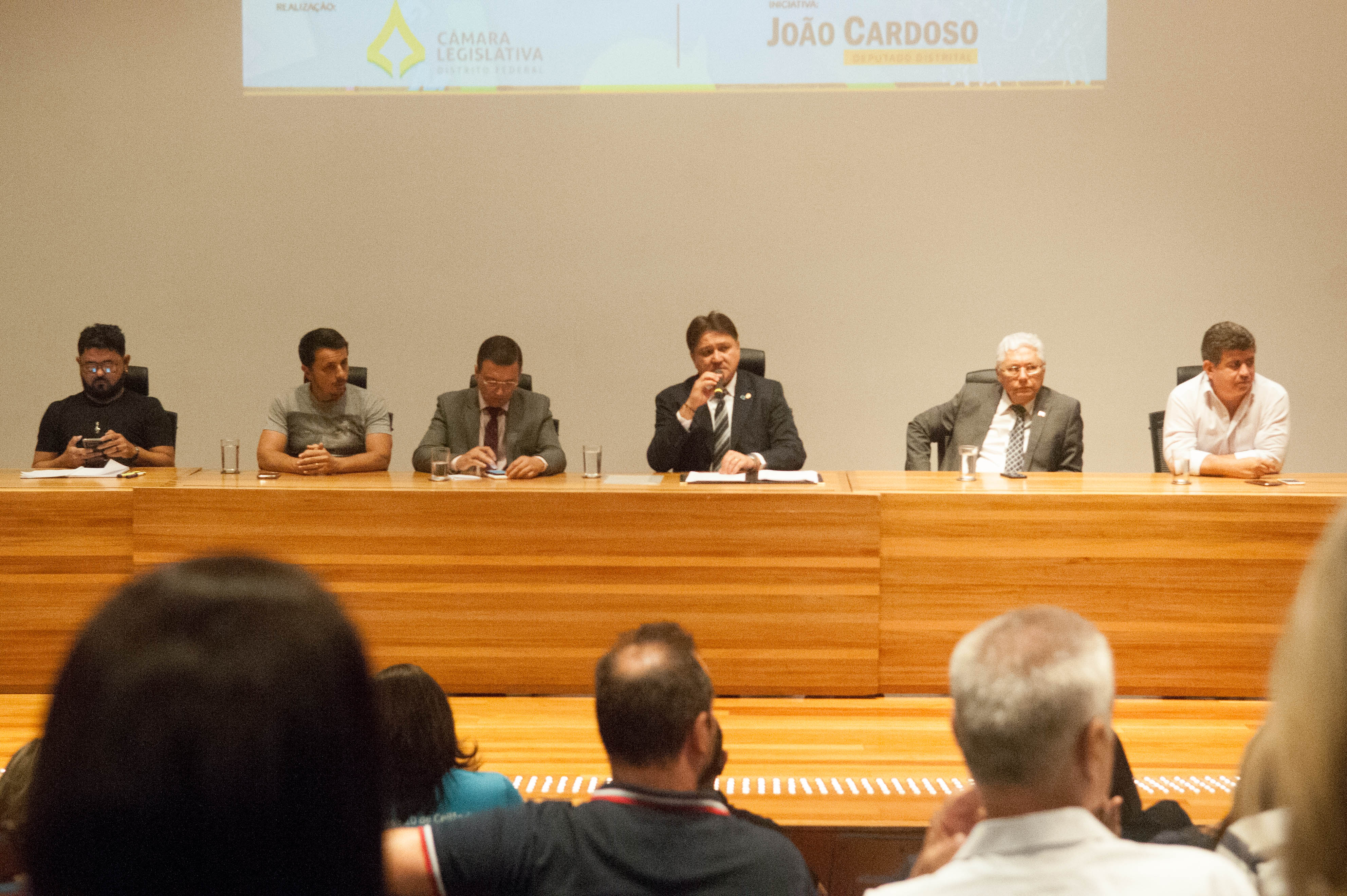 Gestores de escolas públicas debatem eleições e aumento de gratificação