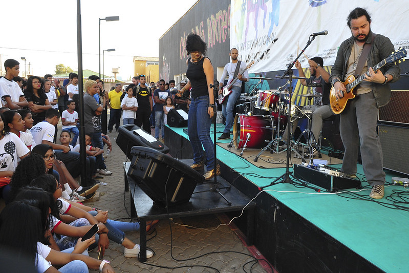 De acordo com o projeto do deputado Iolando, o objetivo é incentivar a participação de alunos em espetáculos e eventos de natureza cultural e artística apropriados à sua faixa etária, para apresentação na escola à comunidade local