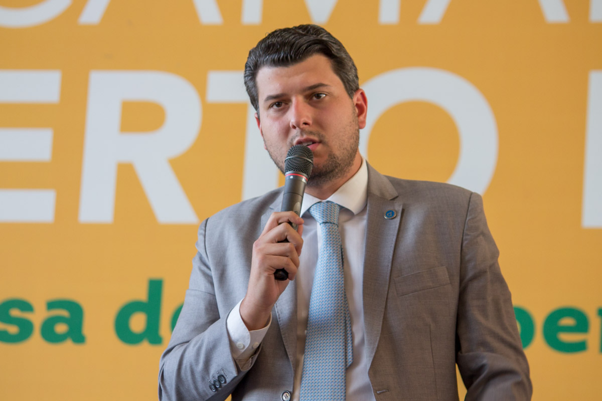 A homenagem nesta quinta-feira foi proposta pelo deputado Eduardo Pedrosa