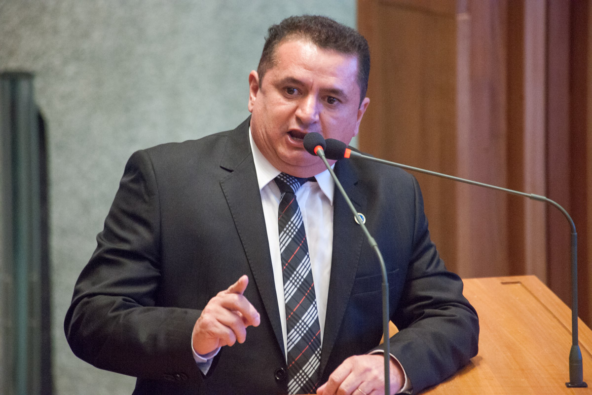 Projeto de autoria do deputado Reginaldo Veras determina que s alimentos devem ser oriundos, prioritariamente, da agricultura familiar e do empreendedor familiar rural ou de suas organizações