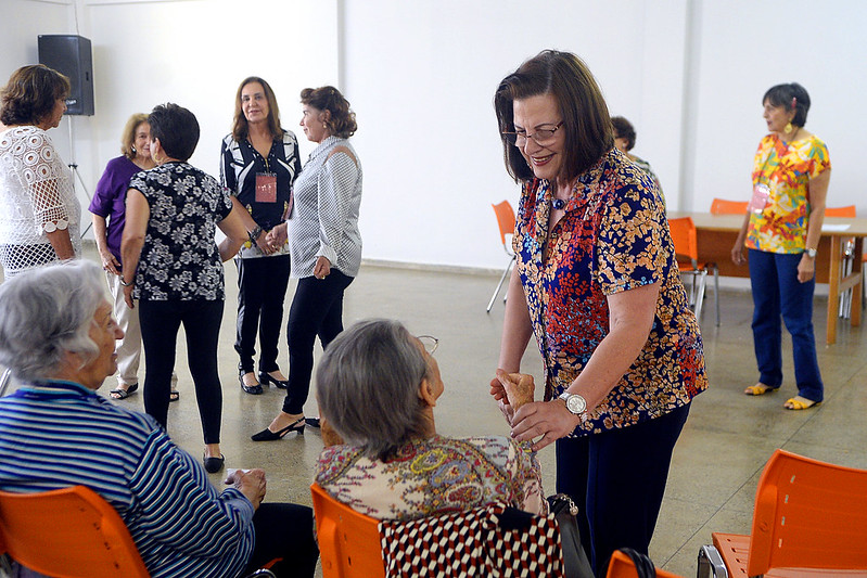 A ideia da Lei de autoria de Delmasso é  ideia é estimular a participação ativa da população em atividades sociais, culturais, ambientais e assistenciais, entre outras, realizadas por meio de parcerias entre o governo, organizações civis e o setor privado