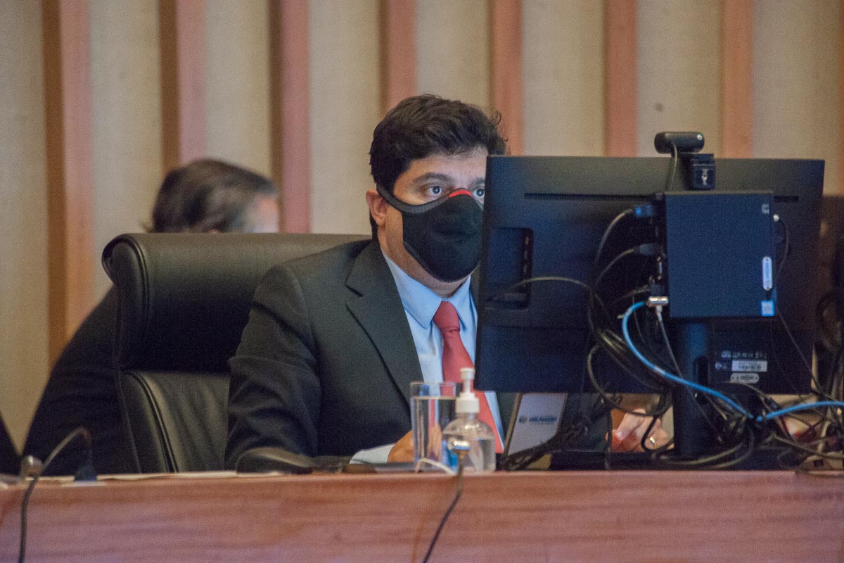 O deputado conclamou a toda a sociedade para que