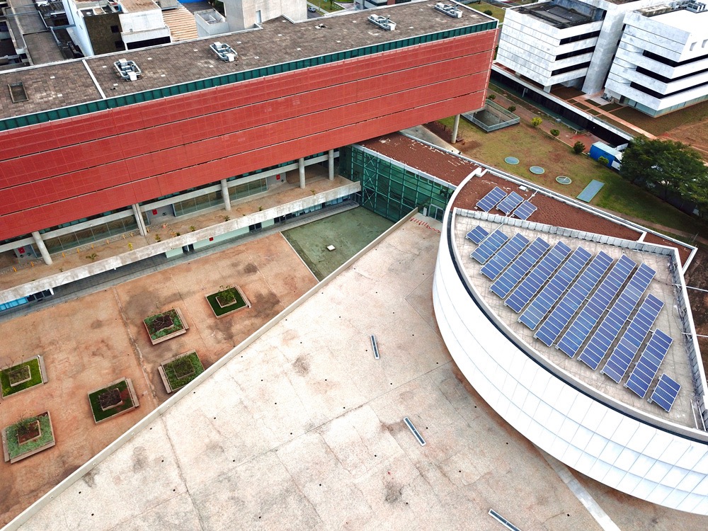 Durante a votação do projeto de Eduardo Pedrosa, distritais destacaram que a Casa é pioneira, entre os edifícios públicos no DF, no uso de energia fotovoltáica