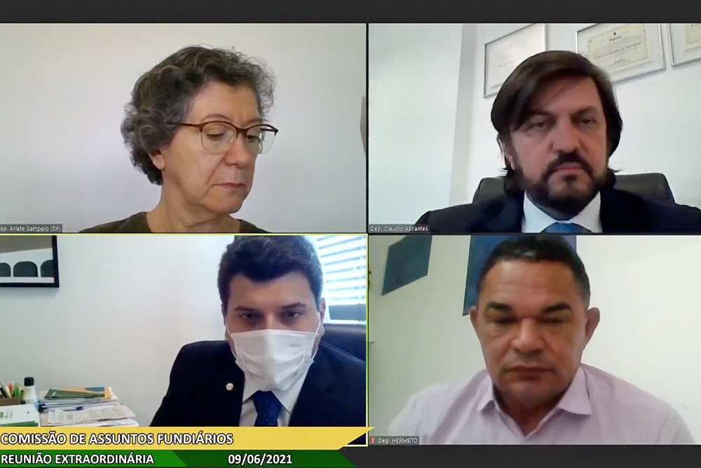 O deputado Eduardo Pedrosa justificou o pedido de vista alegando ter encontrado incongruências no projeto. O objetivo é saná-las até a próxima semana