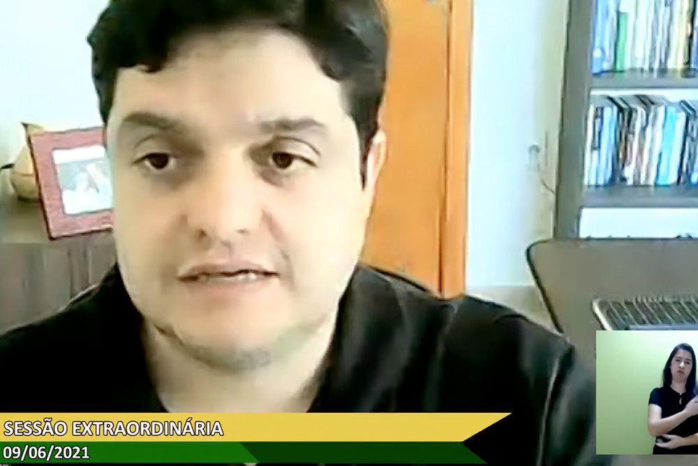 O projeto, explica Delmasso garante que o setor de finaceiro e os cartórios contribuam mais com a arrecadação