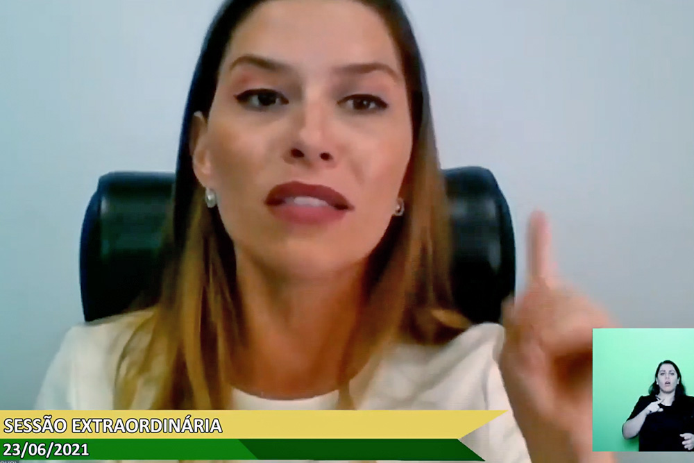 Júlia Lucy quer evitar que categorias que foram beneficiadas com auxílios emergenciais não consigam acessá-los por que têm dívidas com o GDF