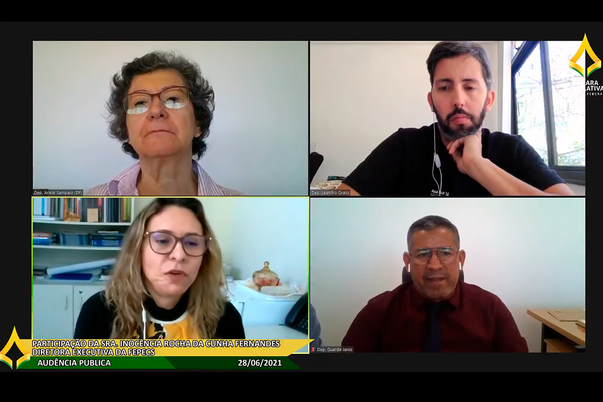 A criação da Universidade do Distrito Federal foi destaque na audiência. Inocência Fernandes informou que um grupo de trabalho está atuando para tentar viabilizar novos cursos de graduação de fisioterapia, psicologia, nutrição, tecnólogo em radiologia e terapia ocupacional 