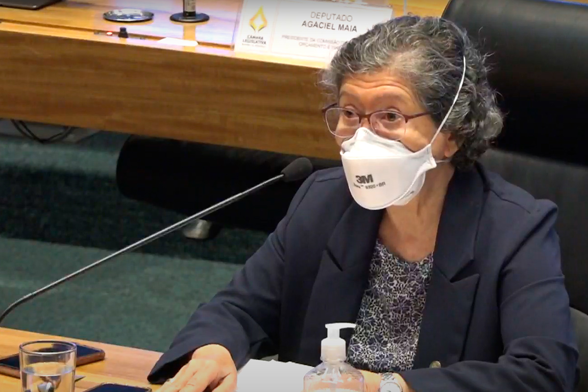 De acordo com ela, o DF registrou sete mortes e mais de 300 casos relacionados a essa cepa do coronavírus, enquanto apenas 33% da população está totalmente imunizada