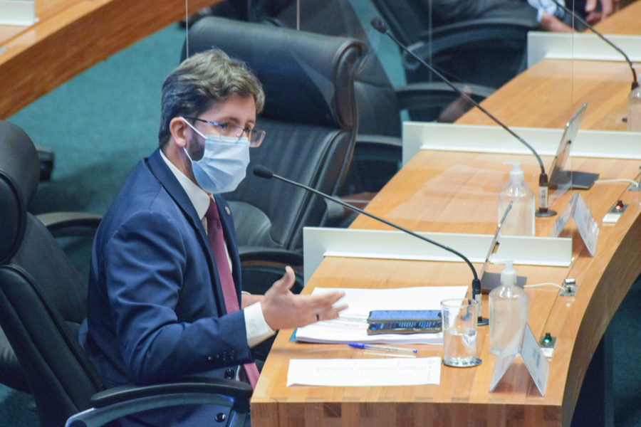 O distrital encaminhou denúncia e questionamentos ao Ministério Público e à SES, mas disse que não houve resposta