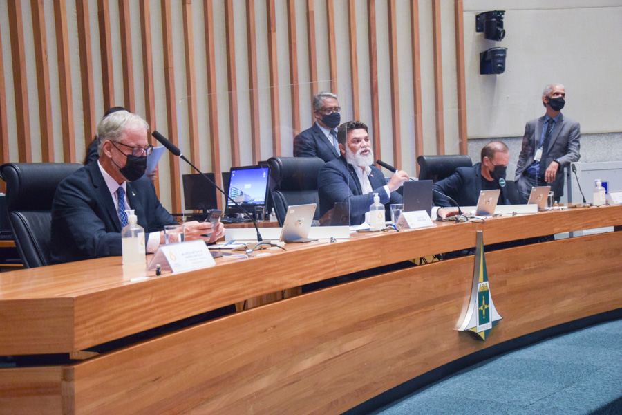 Veto do governador à emenda que incluiu a previsão do pagamento de reajuste aos servidores na LDO pode ser derrubado na próxima sessão da Casa, na terça-feira (19)