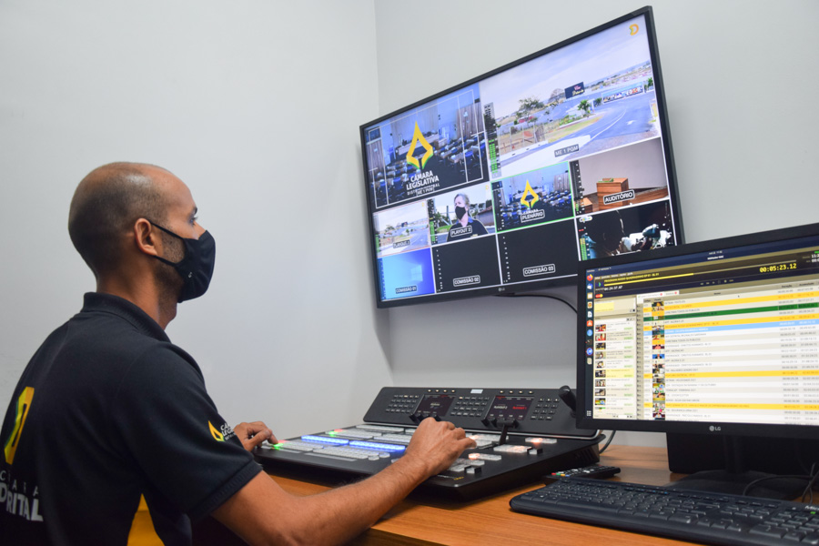 A equipe da TV está preparando o primeiro dia de transmissões pelo canal 9.3, que tem início com solenidade de inauguração às 14h