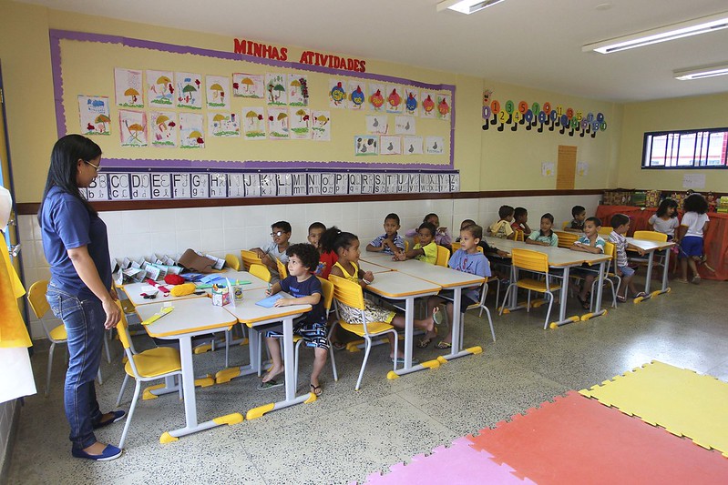 Política se aplica a criança de zero a seis anos e considera que 