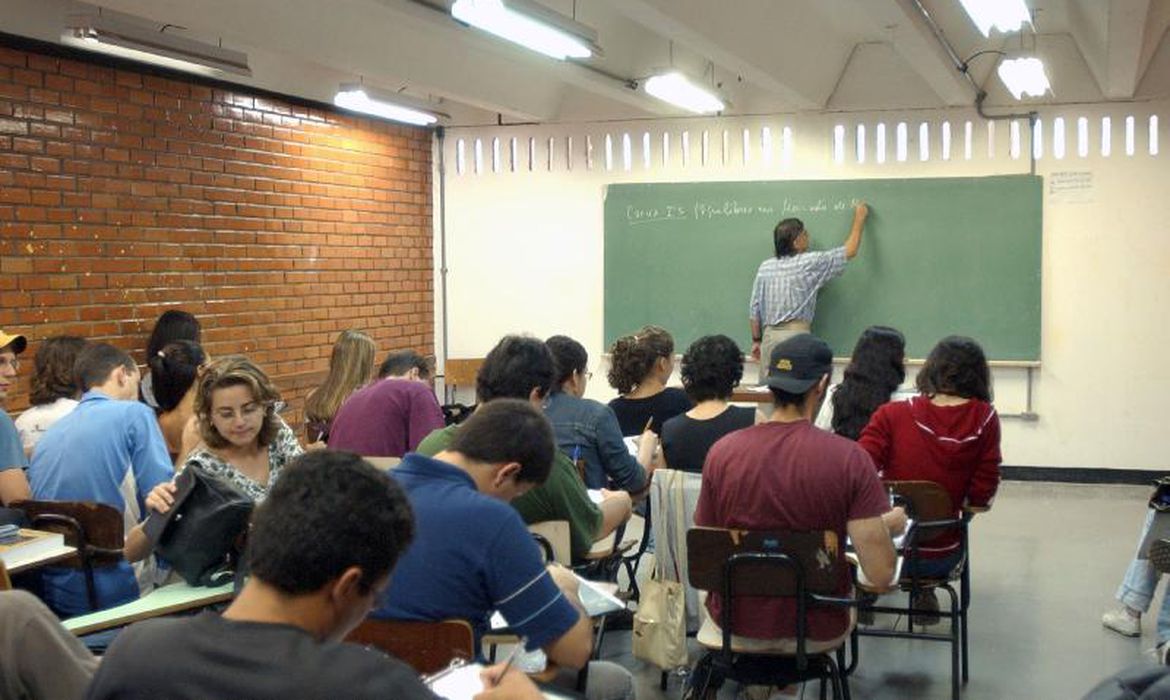 Estudantes e docentes do DF, que tinham apenas a UnB como opção de universidade pública, agora vão contar com a UnDF