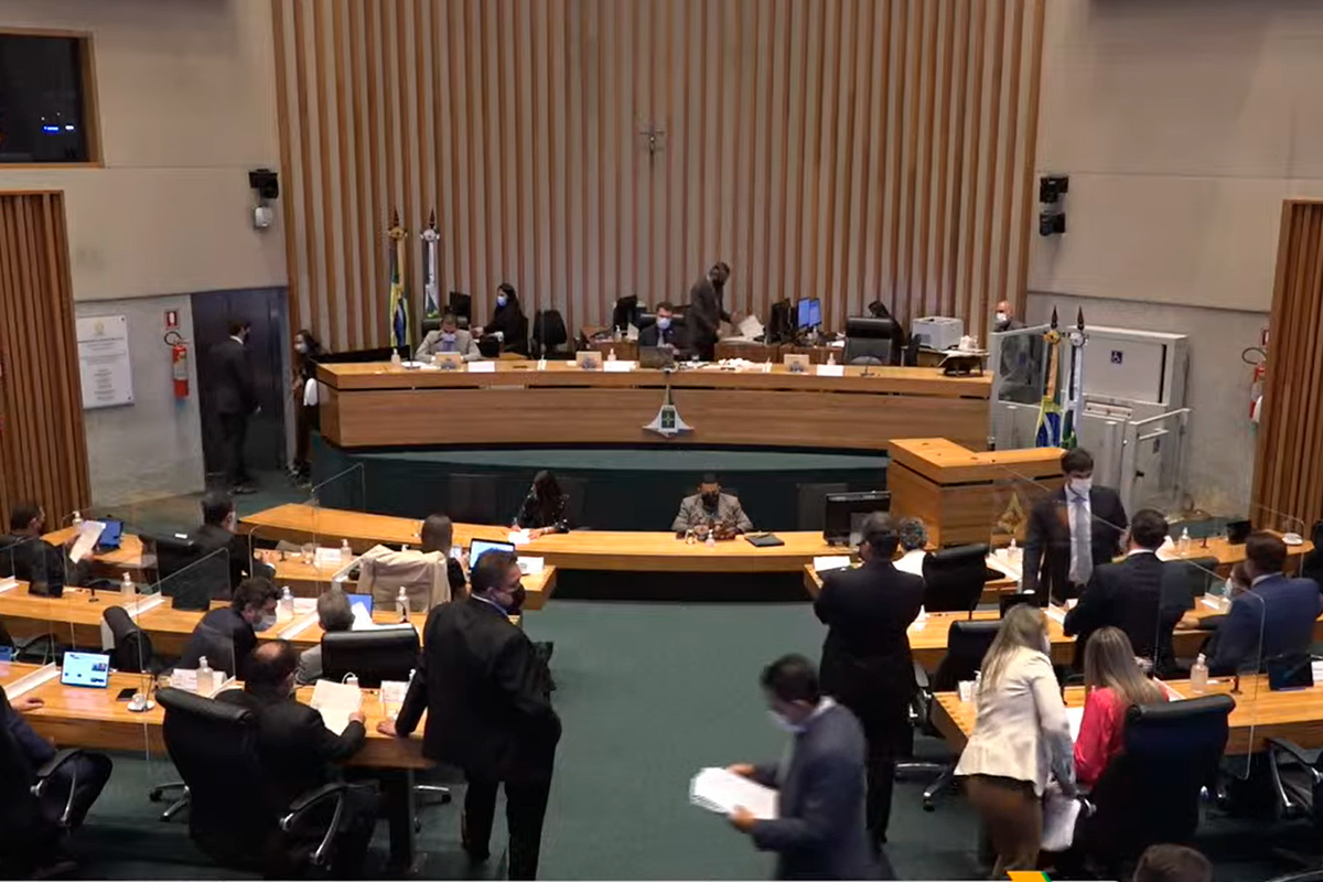 Pronunciamentos em plenário apontaram falta de medicamentos e adiamento de cirurgias no Hospital de Base