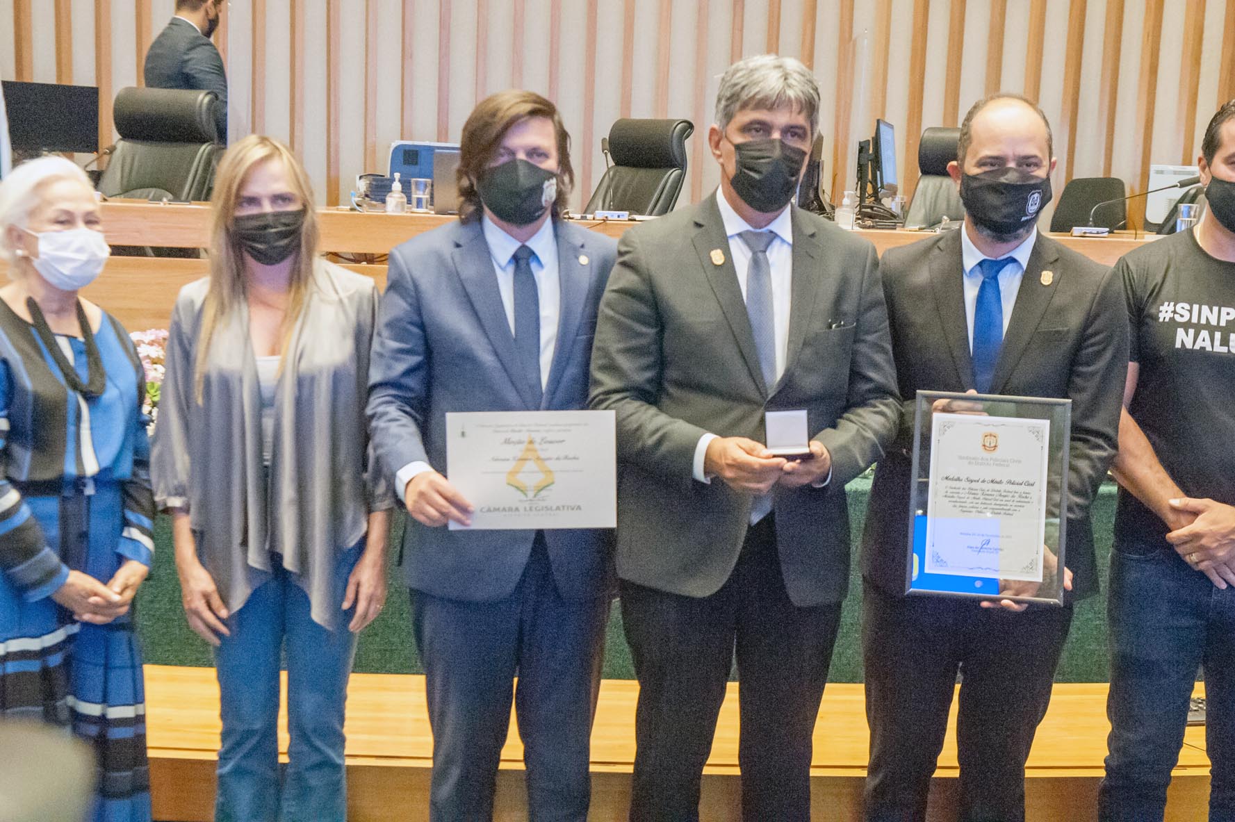 O autor da homenagem aos policiais civis foi o deputado Cláudio Abrantes, que integra a corporação