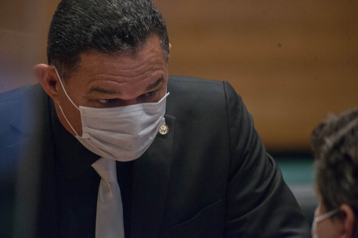 Emenda proposta pelo deputado Hermeto padronizou as áreas de todos os cinco lotes, fixando-as em 7.125 m²