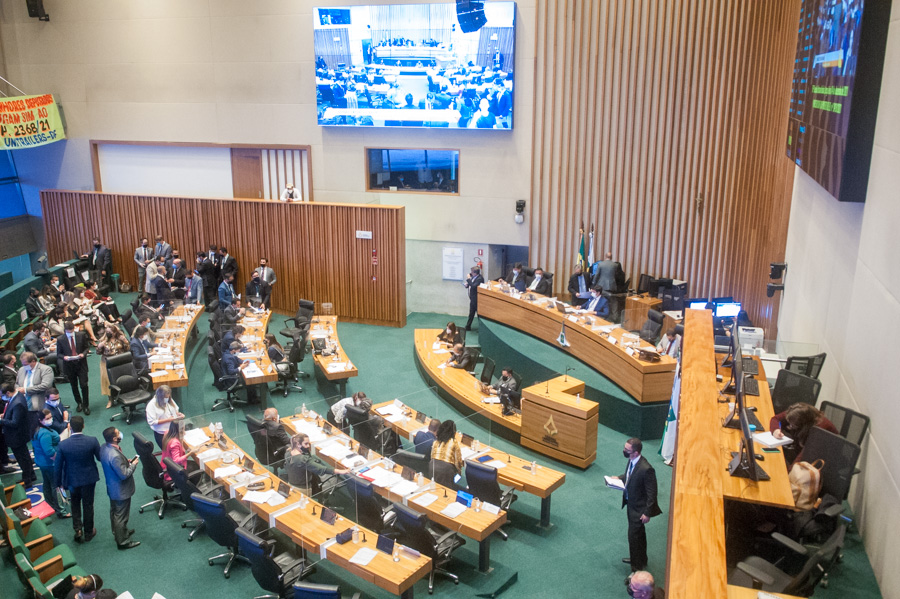 Também foi aprovado o projeto de lei nº 2.257/2021, do Executivo, que trata da revisão do Plano Plurianual para o quadriênio 2020- 2023
