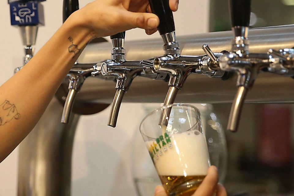 Em defesa da matéria, o autor do projeto, deputado João Cardoso, cita que a indústria de cervejas emprega no Brasil cerca de três milhões de pessoas, respondendo por quase 3% do PIB nacional