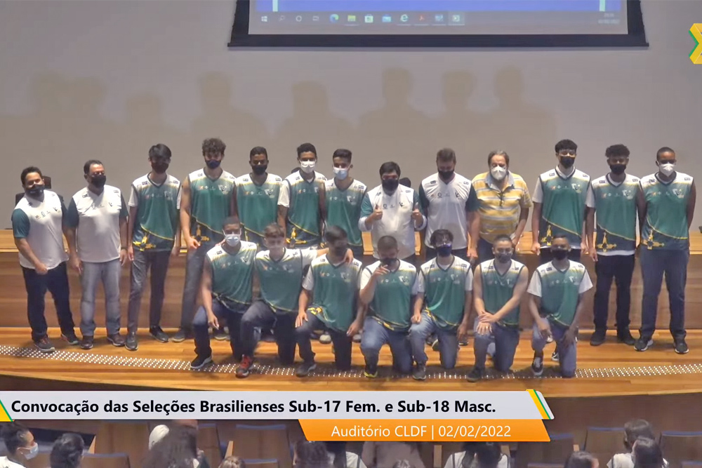 Na cerimônia, foram entregues os uniformes de treinamento das equipes, fruto de emenda parlamentar de Delmasso