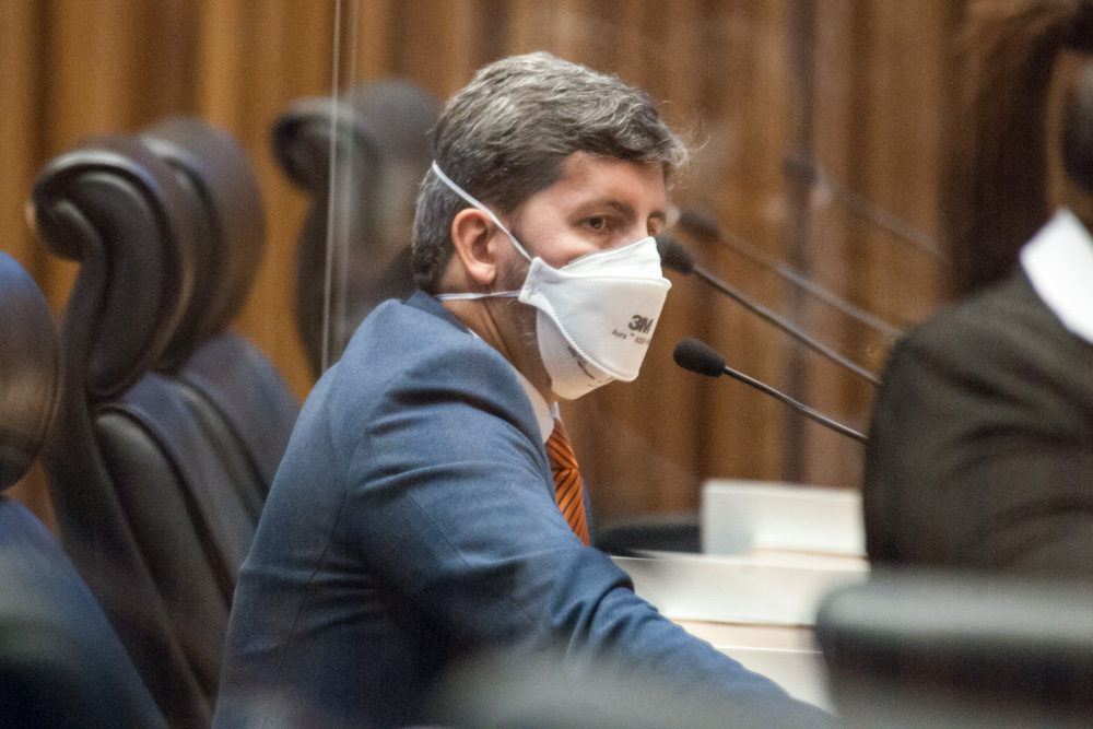 Leandro Grass trouxe o tema ao plenário e cobrou a execução das emendas parlamentares referentes ao por meio do Programa de Descentralização Administrativa e Financeira (PDAF)