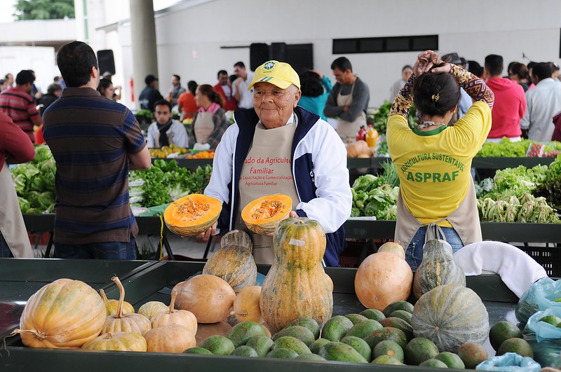 A proposta, de autoria da deputada Arlete Sampaio, ainda tem que ser votada em segundo turno