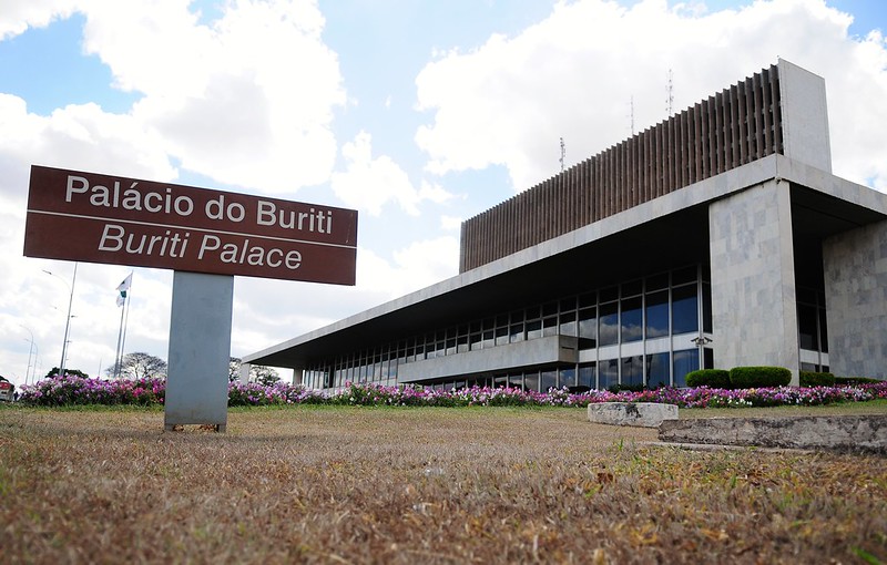 Todos os cargos na estrutura do GDF serão preenchidos por concurso público