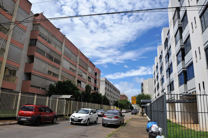 Para a execução das adequações prediais devem ser observados parâmetros arquitetônicos e critérios para ocupação de área pública
