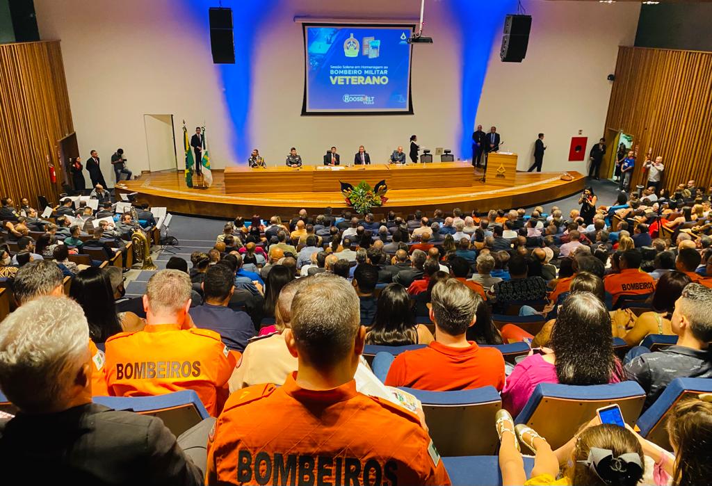 Homenagem foi proposta pelo deputado Roosevelt Vilela: “Somos sempre a instituição mais respeitada pela opinião pública. Por isso meu respeito aos bombeiros militares veteranos”