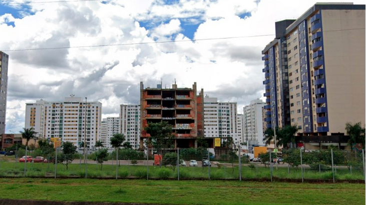 A deputada Júlia Lucy destaca não haver um mapeamento oficial, mas aponta Águas Claras como localidade mais prejudicada, com 12 unidades abandonadas 