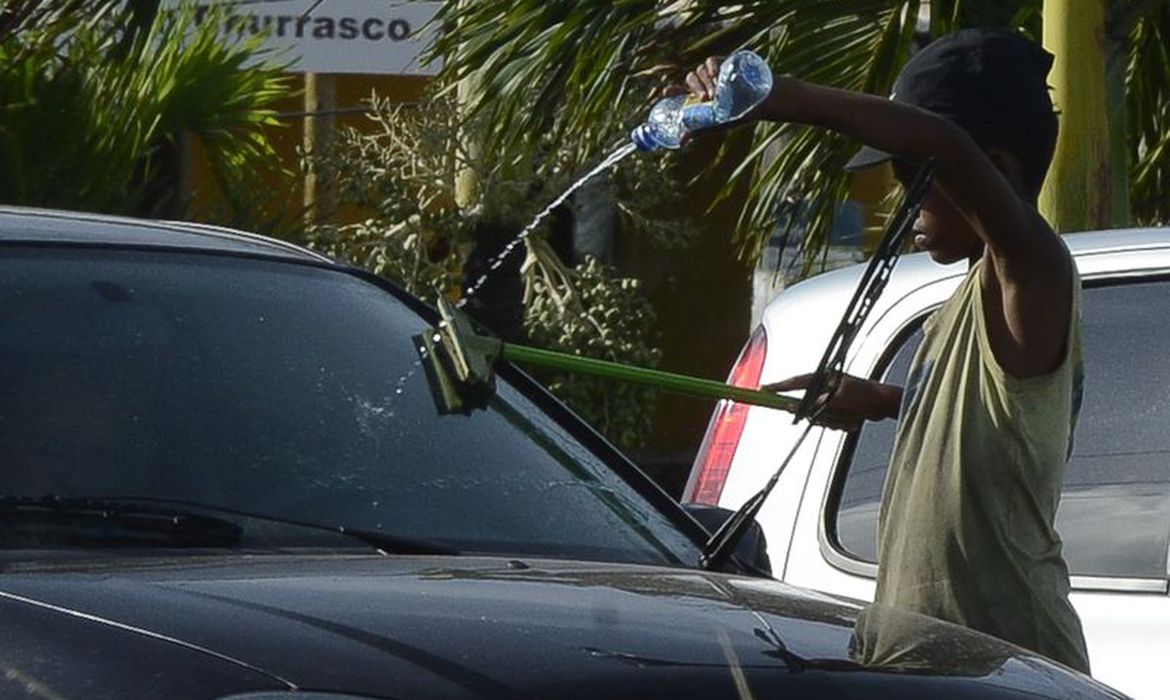 Frente Parlamentar em Defesa da Criança e do Adolescente da CLDF destacou o aumento dos casos de trabalho infantil durante a pandemia