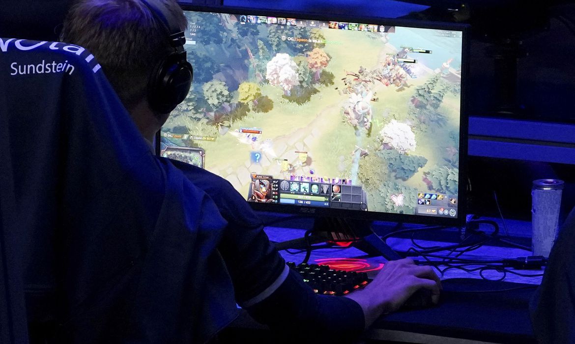 Regulamentação da indústria de jogos eletrônicos segue para