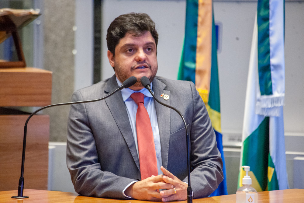 O deputado anunciou ter acionado a Polícia Federal contra os humoristas Danilo Gentili e Fábio Porchat