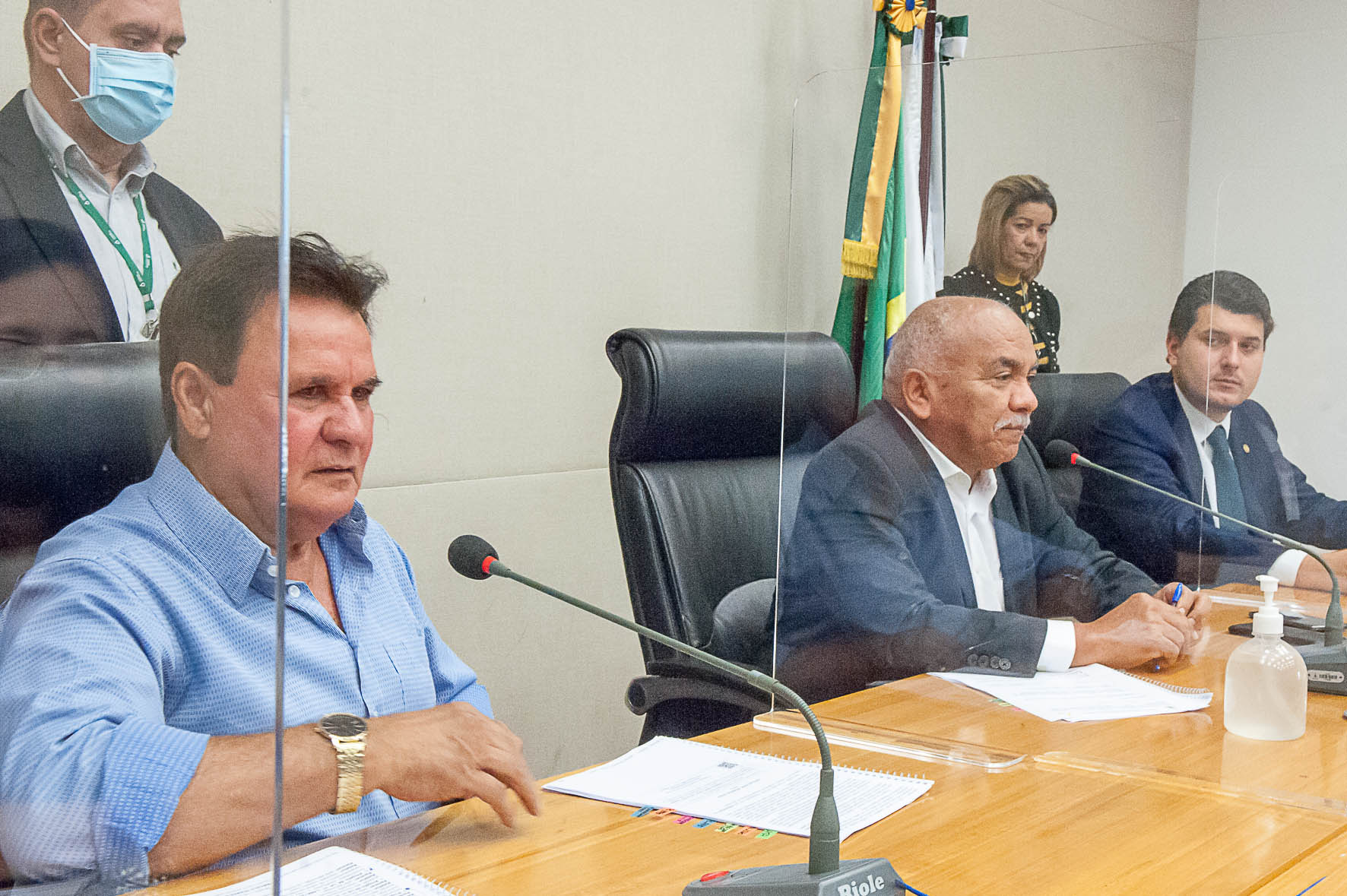 Para o relator da matéria, deputado Chico Vigilante, a proposta deve mitigar os dissabores a que estão sujeitos os consumidores após um evento oneroso como o furto e roubo de aparelhos celulares, ao coibir cobranças indevidas