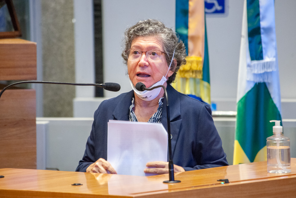 Entre os direitos acrescidos pelo PL de Arlete Sampaio estão: ser atendido por profissional habilitado, ter acesso a uma segunda opinião profissional e poder recusar a presença de pessoas alheias ao seu atendimento