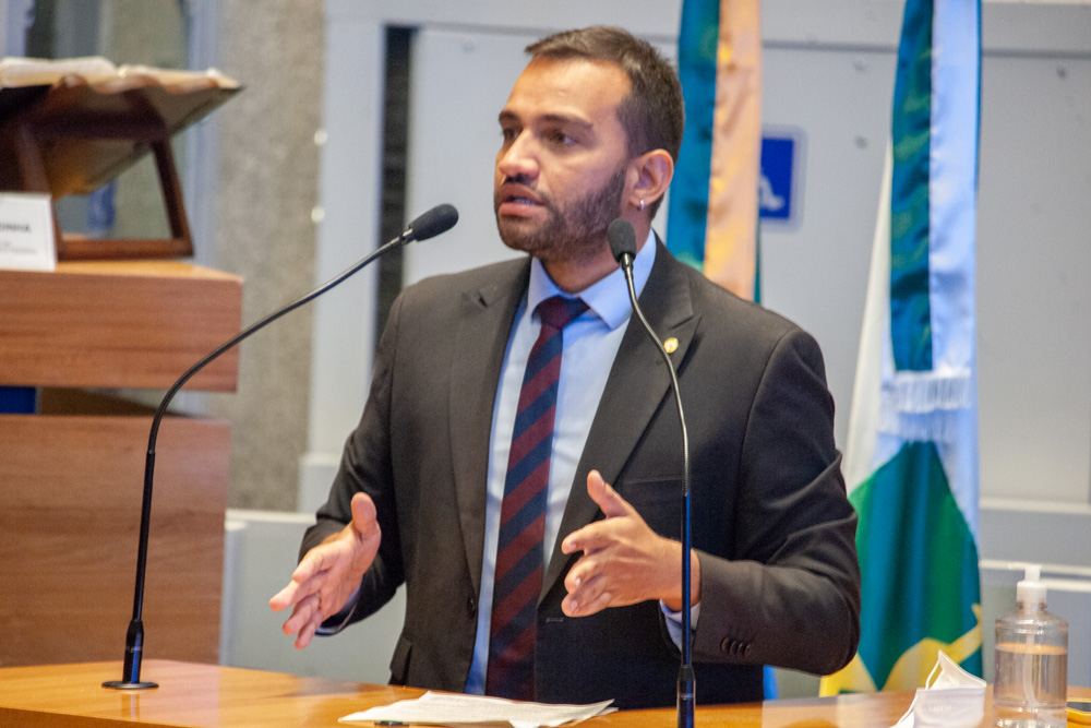 O deputado observou que