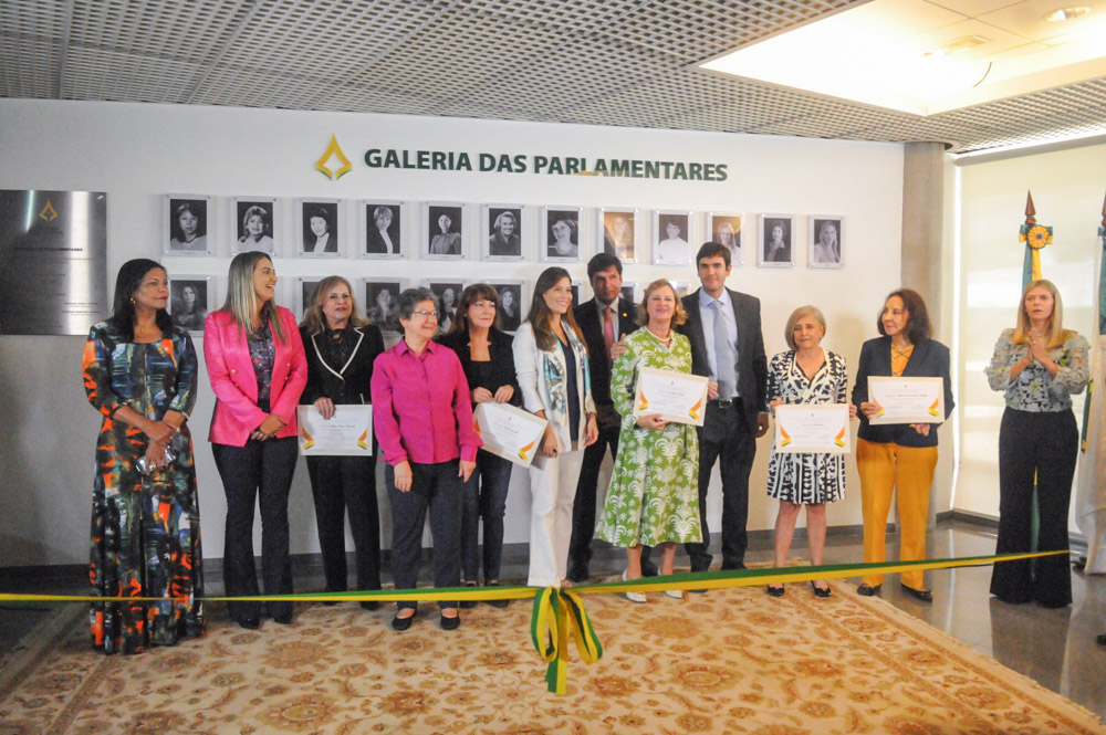 CLDF inaugura galeria fotográfica das 21 deputadas que fizeram história no Legislativo local (Renan Lisboa/CLDF)