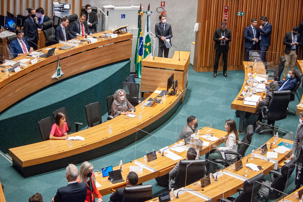 Entre projetos de lei, de decreto legislativo, de lei complementar e de emenda à Lei Orgânica, os parlamentares votaram 159 matérias, sendo 77 de autoria do Executivo e 75 de iniciativa dos deputados distritais