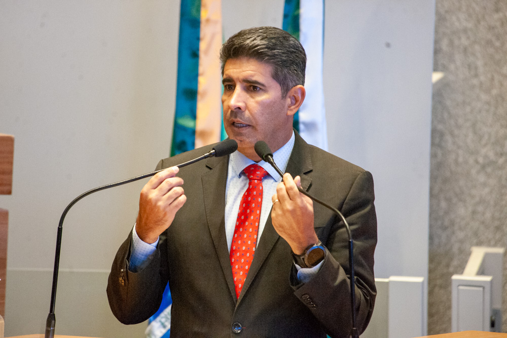 O deputado lembrou que o prazo final para concessão do reajuste com recursos do Fundo Constitucional termina nesta sexta-feira (01) e sugeriu uma alternativa já adotada em governos anteriores