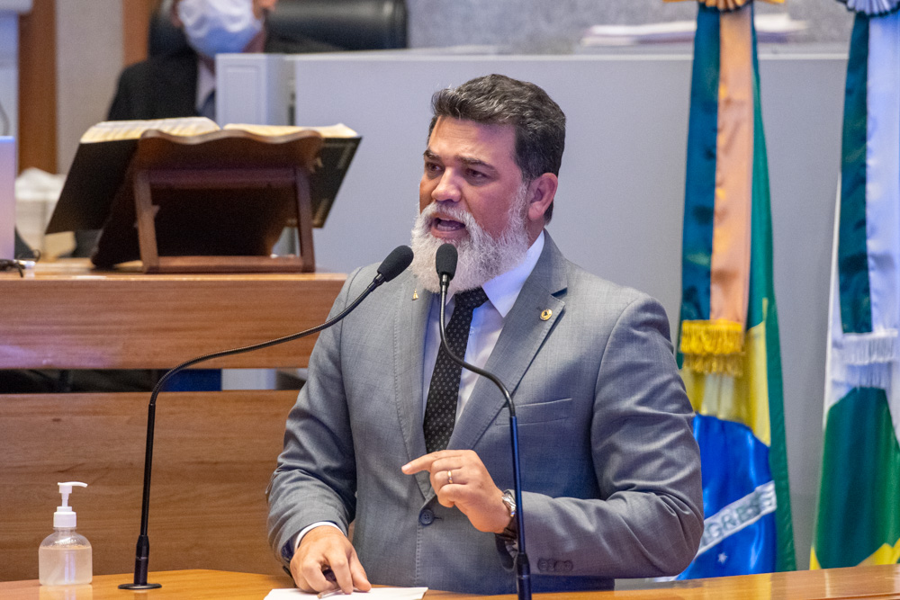 O deputado Jorge Vianna votou favoravelmente ao projeto do Executivo: “Os agentes comunitários têm um papel fundamental para as políticas públicas de saúde ao cadastrar e descrever a situação das regiões”