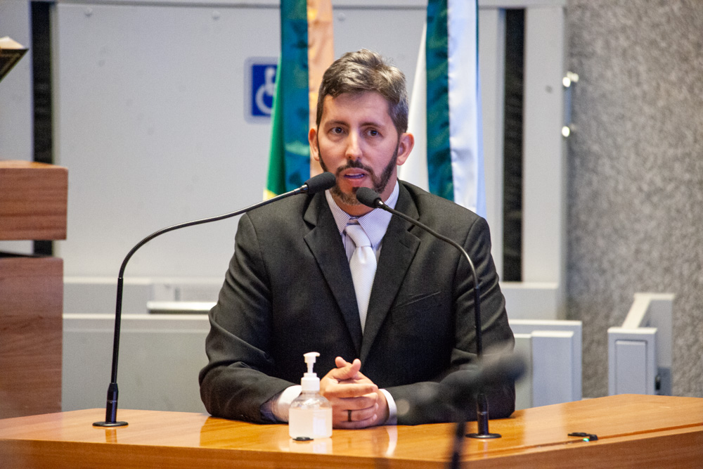 Leandro Grass trouxe o tema ao plenário com críticas ao governo e lembrando dos casos de enchentes em Vicente Pires