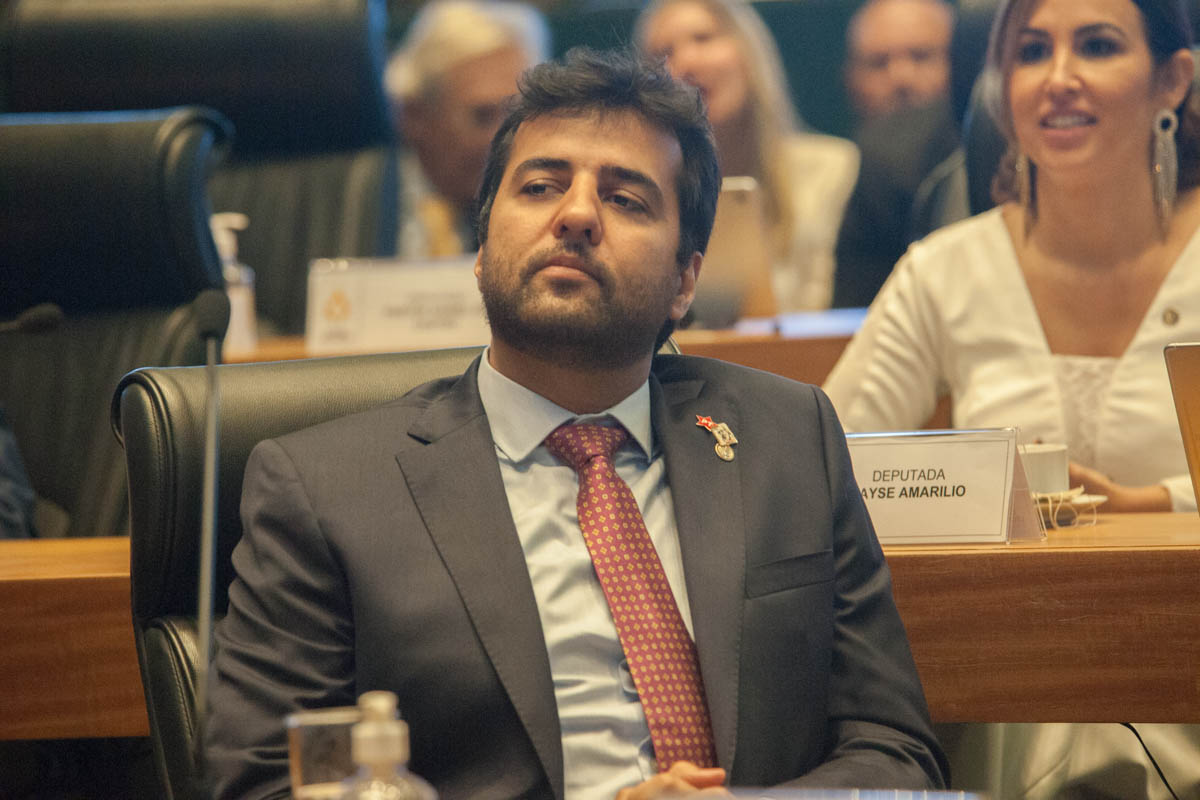 O deputado Gabriel Magno, que apresentou requerimento assinado também por Chico Vigilante e Ricardo Vale