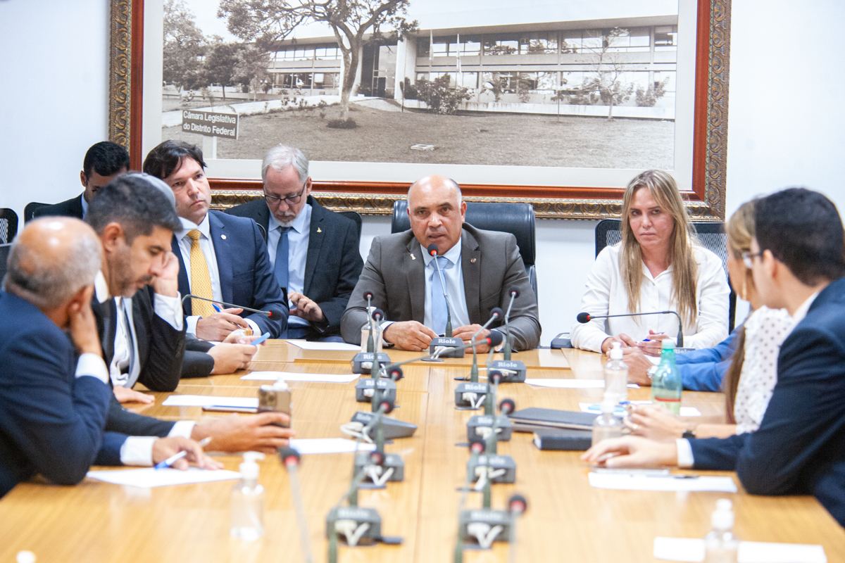 A reunião foi realizada a portas fechadas, na CLDF