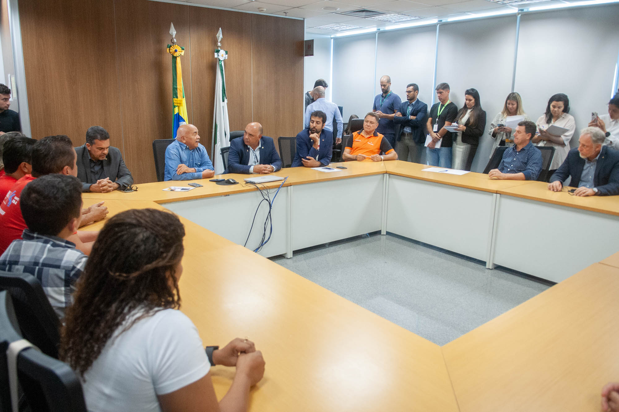 Participaram da reunião 13 deputados