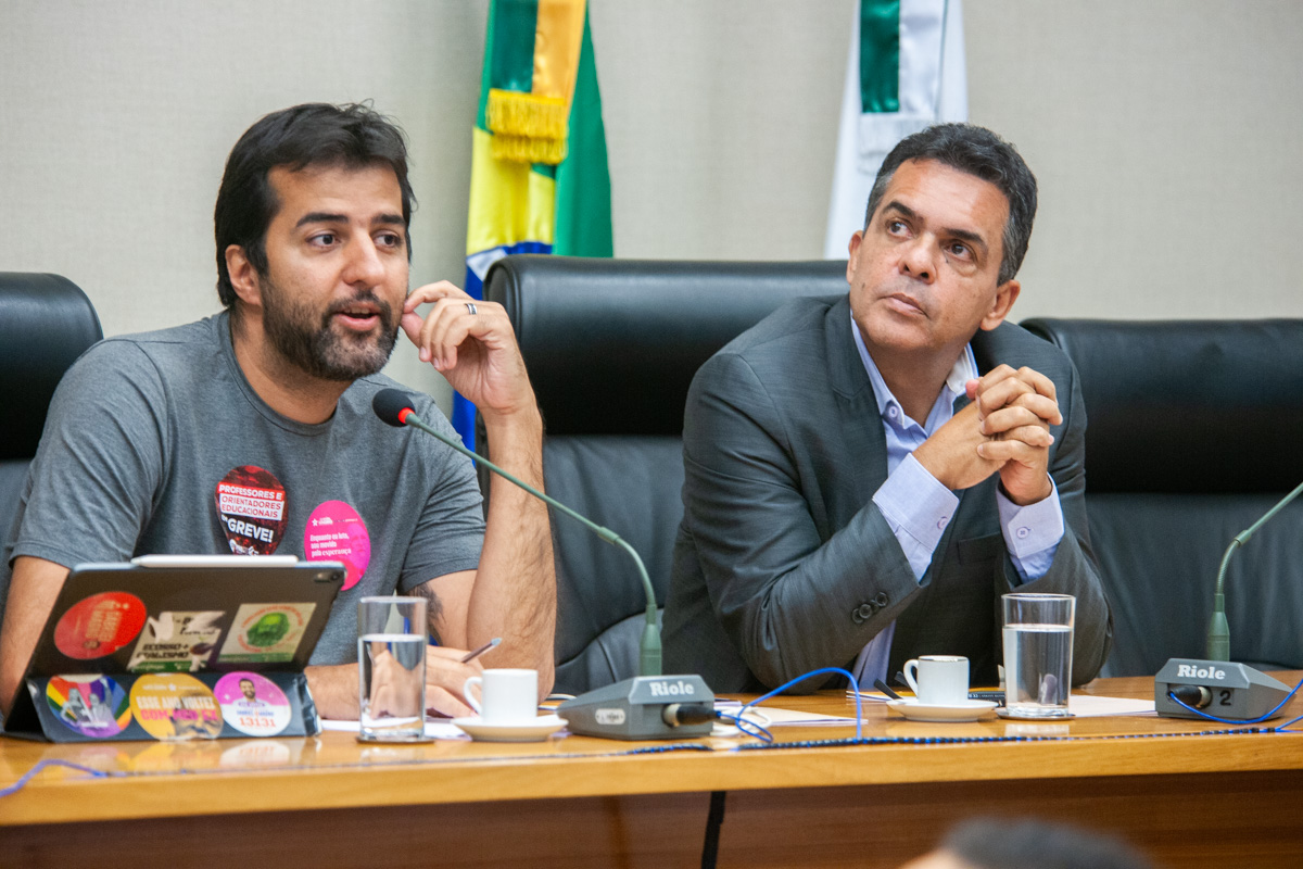 Participaram da reunião os deputados Ricardo Vale e Gabriel Magno