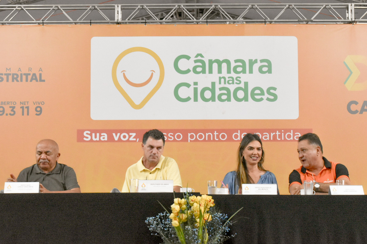 Estavam presentes os deputados Iolando, Chico Vigilante, Paula Belmonte e João Cardoso