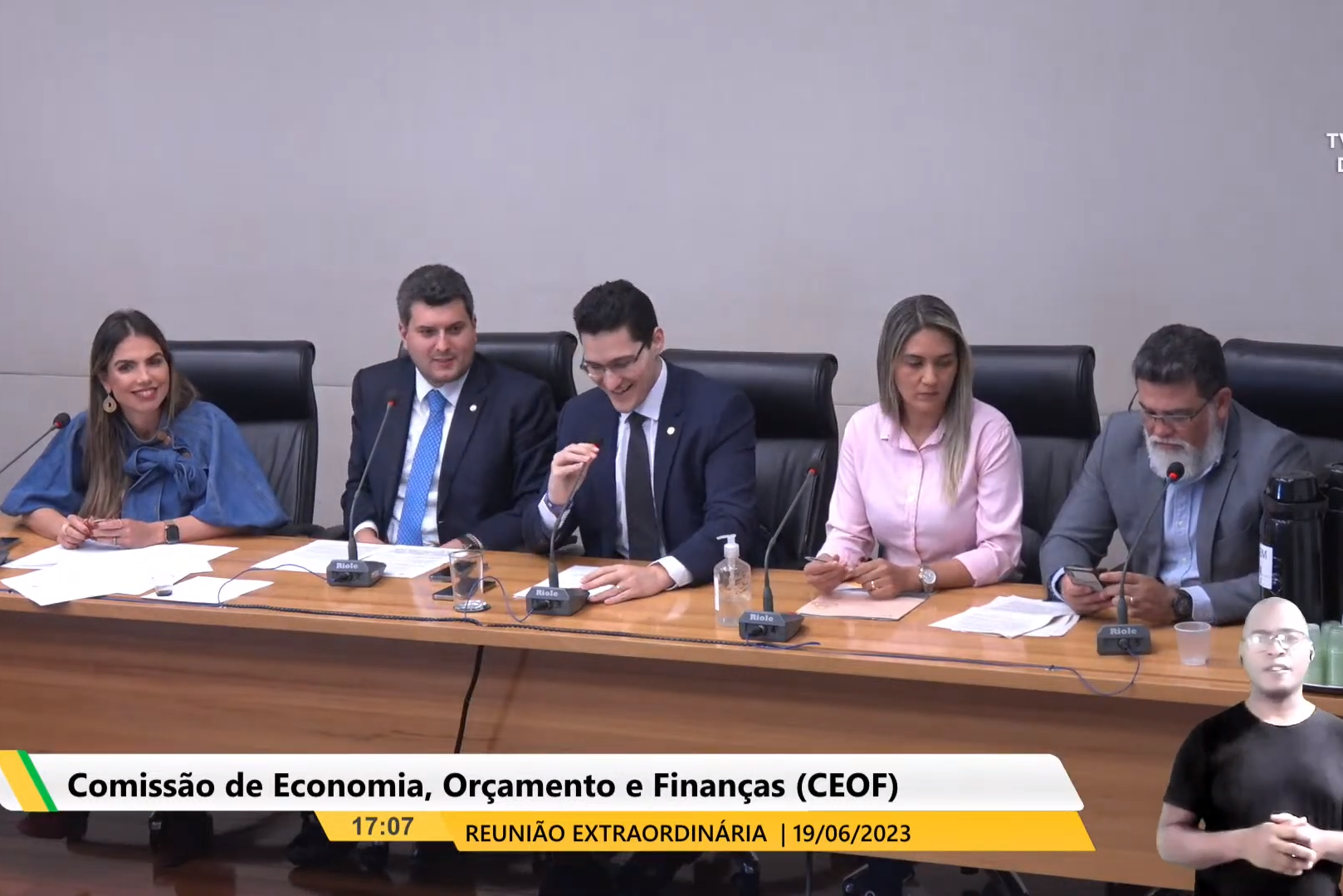 Participaram da reunião os deputados Eduardo Pedrosa, Joaquim Roriz Neto, Jaqueline Silva, Jorge Vianna e Paula Belmonte