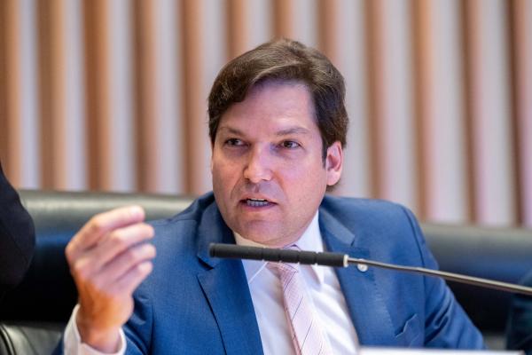 Aplicativos de Transporte no DF: Inclusão para Pessoas com Deficiência