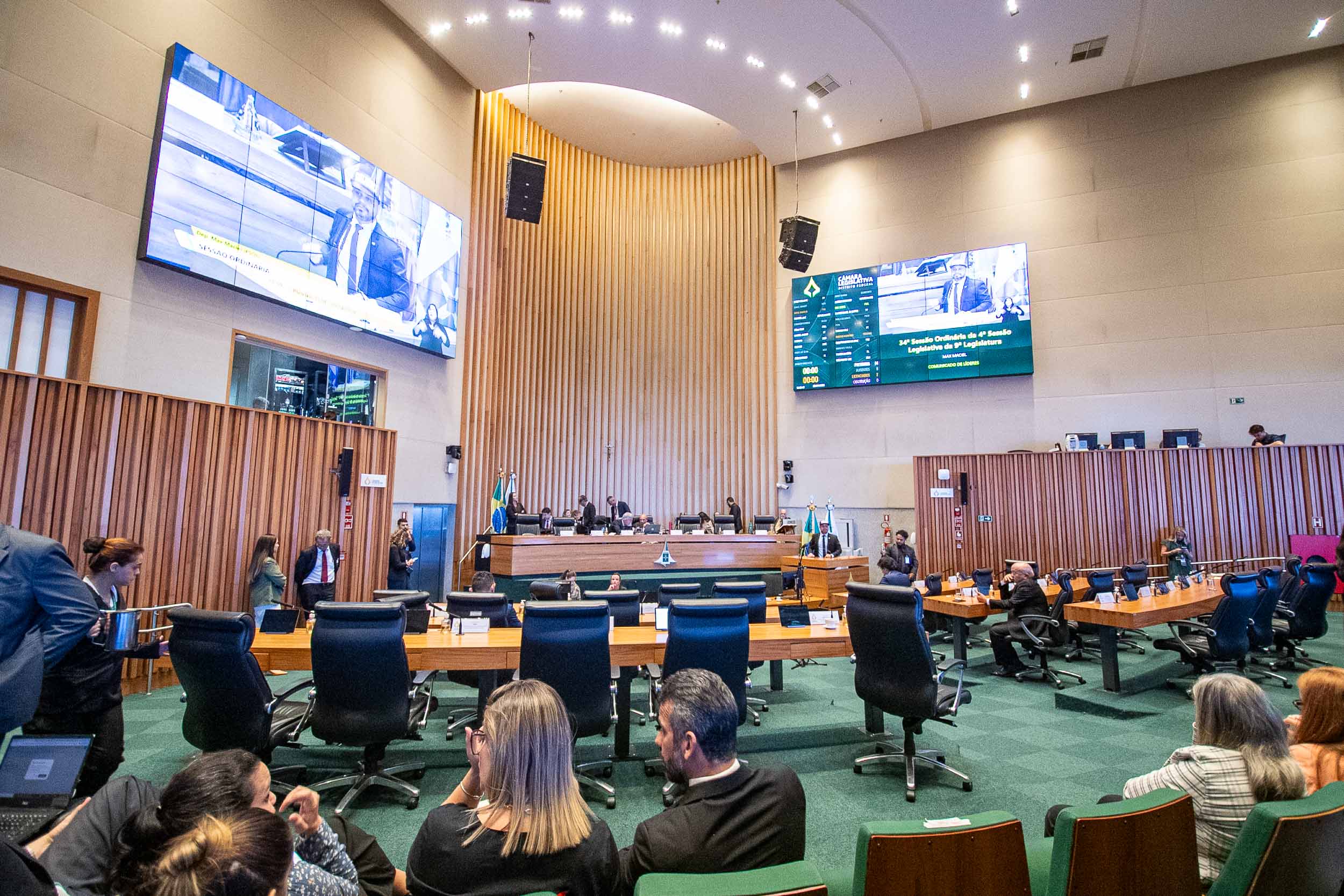 CLDF derruba vetos a 29 projetos; leis serão promulgadas 