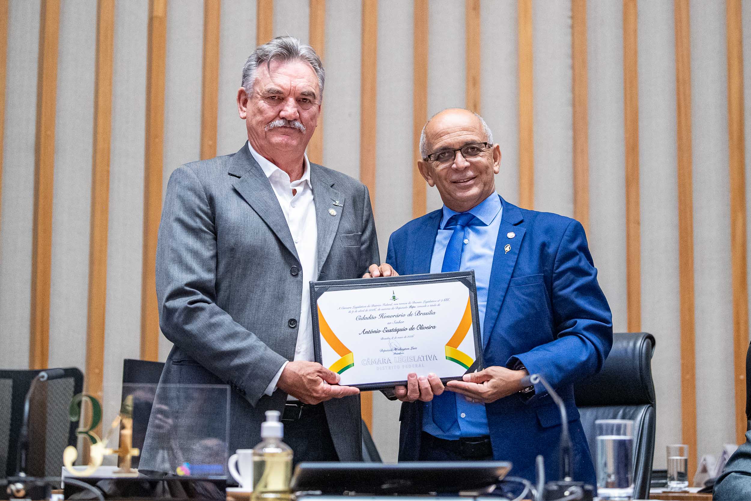 Empresário Antonio Eustáquio de Oliveira é homenageado com título de Cidadão Honorário de Brasília