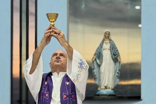 CLDF concede o título de Cidadão Honorário de Brasília ao padre João Donizete Dombroski